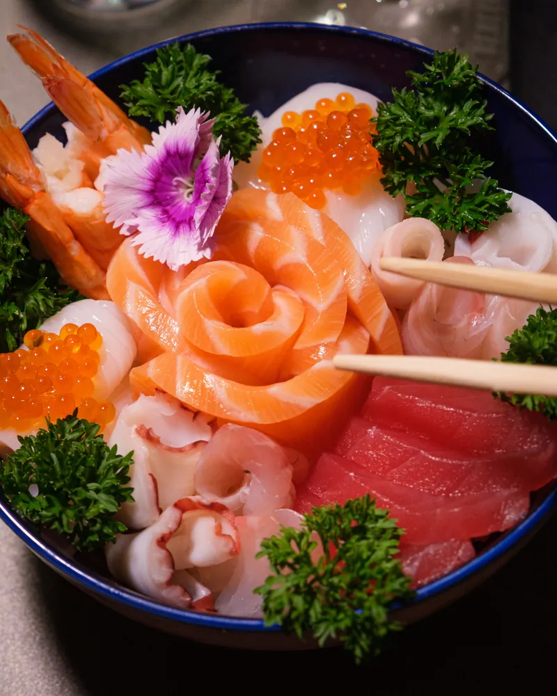 Chirashi servito in bento