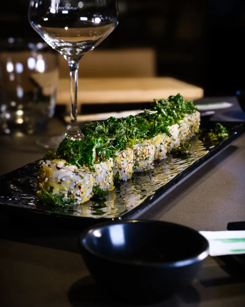 Composizione gourmet con caviale