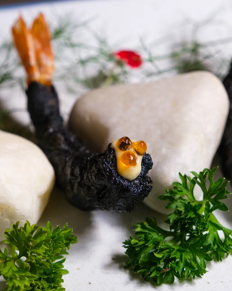 Specialita al nero di seppia con gambero in tempura